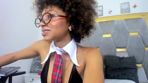 Aliyah... online show from January 2026 09:09:02 PM