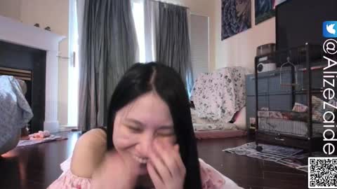 Alize Zaide online show from December 2025 08:47:01 PM