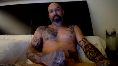 Snapshot of allaroundamazing13 chatting on December 2025 01:34:02 AM allaroundamazing13 online show from December 2025 01:34:02 AM