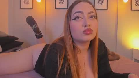 Snapshot of allasska_ chatting on June 2026 04:02:02 AM Laura online show from June 2026 04:02:02 AM