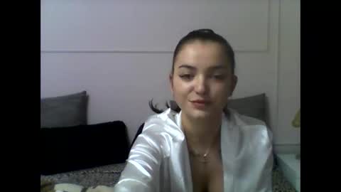 Snapshot of alle_babyx chatting on February 2026 02:46:01 PM Alesia online show from February 2026 02:46:01 PM