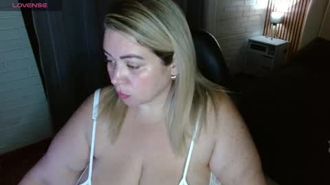 Snapshot of allegra_ferragamo chatting on April 2026 11:43:02 PM Ale online show from April 2026 11:43:02 PM