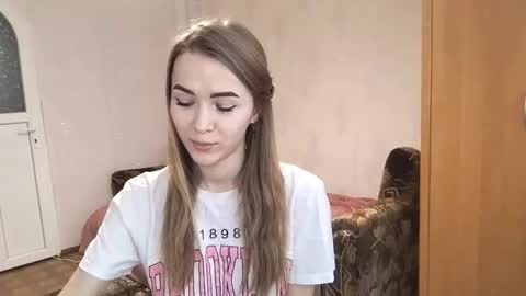 Snapshot of allegraschroeter chatting on November 2025 08:35:02 AM Anna online show from November 2025 08:35:02 AM