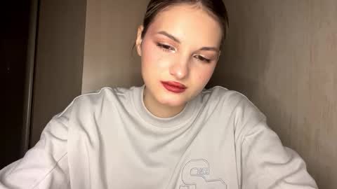 Snapshot of allenefeela chatting on January 2026 08:19:02 AM Emily online show from January 2026 08:19:02 AM