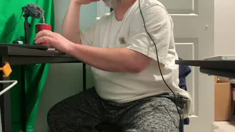 Allergictolove online show from January 2025 08:40:01 PM