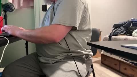 Allergictolove online show from January 2026 04:00:01 PM