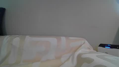 alliebearx online show from April 2026 06:08:02 PM