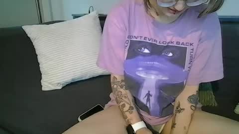 alliebearx online show from June 2026 03:26:01 AM