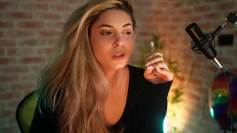 Allie online show from December 2024 10:33:02 AM