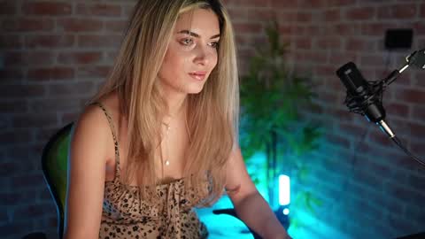 Allie online show from January 2025 05:37:01 AM