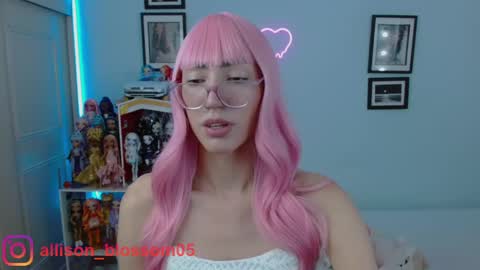   online show from February 2025 03:43:01 AM