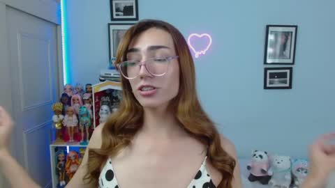 Snapshot of allisonblossom chatting on March 2025 03:51:01 AM online show from March 2025 03:51:01 AM