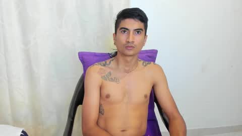 Snapshot of allisonjustingb chatting on February 2025 05:14:02 AM AllisonJustin online show from February 2025 05:14:02 AM