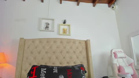 allisson online show from March 2025 12:01:01 PM