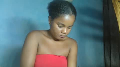 allizida01 online show from December 2025 04:34:02 PM