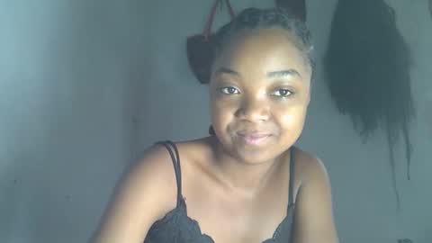 allizida01 online show from January 2026 07:02:02 AM