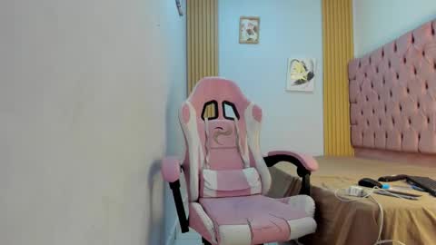 alluringangel01 online show from November 2025 03:05:01 AM