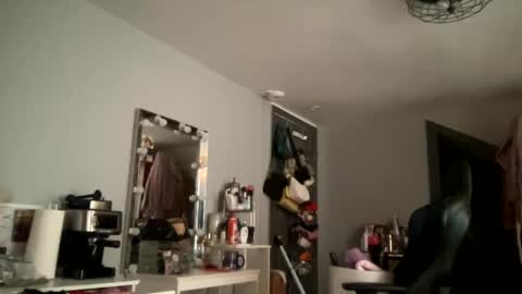 Snapshot of allyanalangel chatting on January 2025 03:19:01 PM allyanalangel online show from January 2025 03:19:01 PM