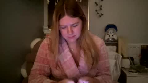 Snapshot of allyanalangel chatting on January 2025 09:06:01 PM allyanalangel online show from January 2025 09:06:01 PM