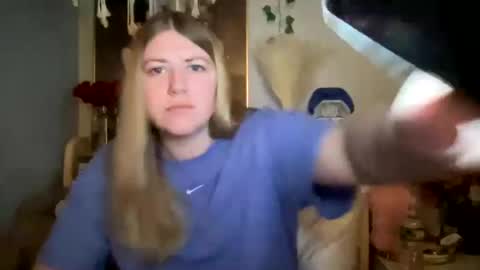 Snapshot of allyanalangel chatting on February 2025 11:36:02 PM allyanalangel online show from February 2025 11:36:02 PM