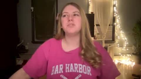 Snapshot of allyanalangel chatting on February 2025 01:14:02 AM allyanalangel online show from February 2025 01:14:02 AM