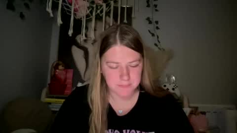 Snapshot of allyanalangel chatting on March 2025 06:48:02 AM allyanalangel online show from March 2025 06:48:02 AM