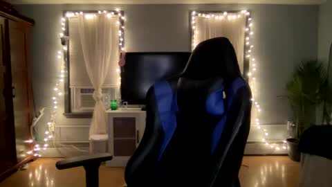 Snapshot of allyanalangel chatting on March 2025 02:57:02 AM allyanalangel online show from March 2025 02:57:02 AM