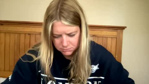 Snapshot of allyanalangel chatting on September 2025 04:50:01 PM allyanalangel online show from September 2025 04:50:01 PM