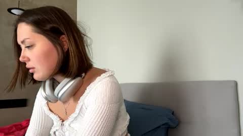 Snapshot of allynmirabelli chatting on July 2026 07:54:02 AM Lara online show from July 2026 07:54:02 AM