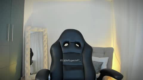 Snapshot of allysnow chatting on February 2026 12:56:02 PM Kelly online show from February 2026 12:56:02 PM