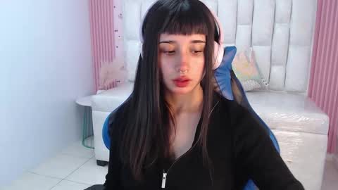 Allysa  online show from September 2025 03:28:01 AM