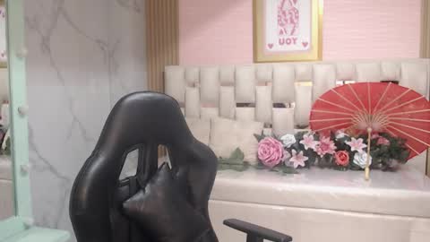 Allysa  online show from January 2026 03:33:01 AM