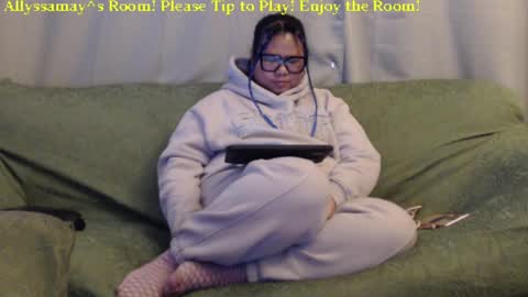 Snapshot of allyssamay chatting on January 2025 06:56:01 AM Allyssamay online show from January 2025 06:56:01 AM