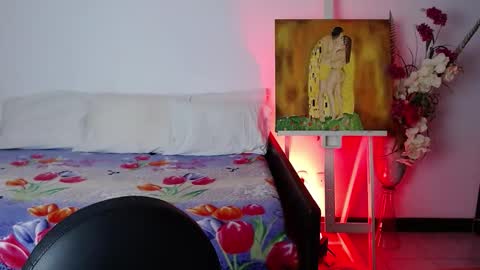 alma_art_ online show from September 2025 10:21:02 PM