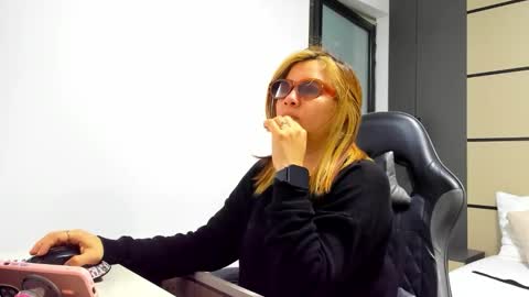 ALMA FENIX  online show from February 2026 12:34:01 PM