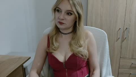 Snapshot of almanature chatting on May 2026 08:38:02 PM AlmaNature online show from May 2026 08:38:02 PM