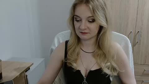 Snapshot of almanature chatting on May 2026 09:10:02 PM AlmaNature online show from May 2026 09:10:02 PM