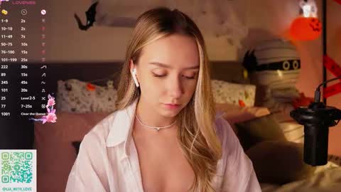 Lia online show from October 2025 03:10:01 AM