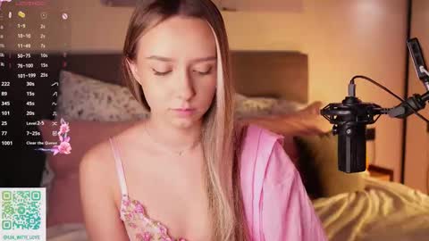 Lia online show from November 2025 03:27:02 AM