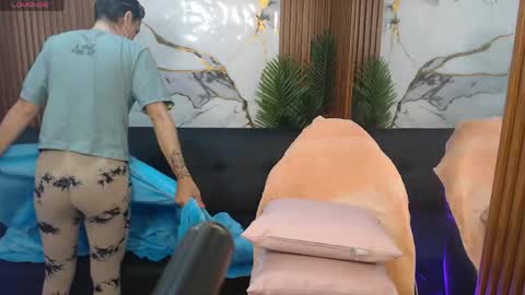 alonddra_tay online show from May 2026 11:37:02 AM
