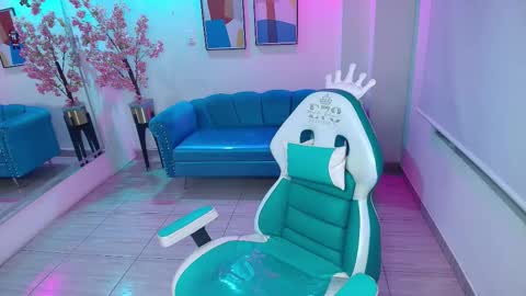 Alondra  online show from January 2026 03:42:02 AM