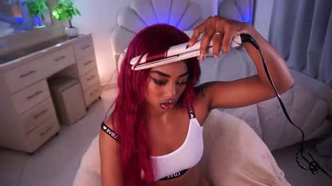 Snapshot of alondrraparrow chatting on June 2026 08:40:02 AM Alondra online show from June 2026 08:40:02 AM
