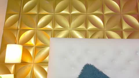 Hazel Bowie online show from April 2026 08:13:02 PM