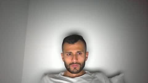 Snapshot of alonp1022 chatting on May 2026 05:12:01 AM Alonp1022 online show from May 2026 05:12:01 AM