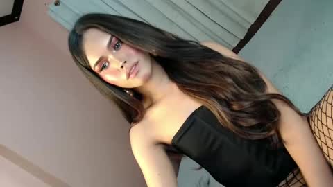 Snapshot of alove_too_last chatting on January 2025 05:52:02 PM LEXY online show from January 2025 05:52:02 PM