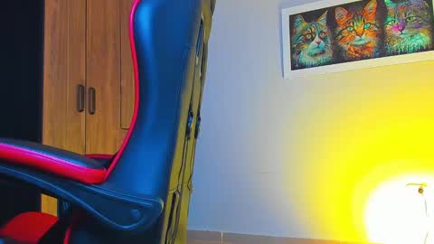 alpha_dominus_ online show from October 2025 05:03:02 AM