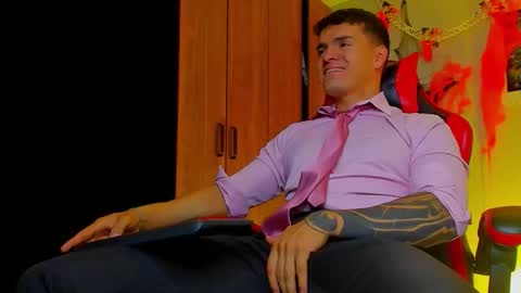 alpha_dominus_ online show from October 2025 03:51:01 AM