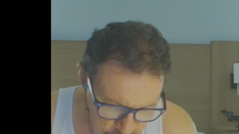 alphablue_wolf1295 online show from May 2026 10:50:02 PM