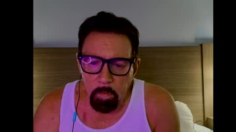 alphablue_wolf1295 online show from August 2026 10:13:01 PM
