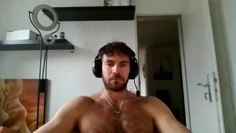 alphah_hunk online show from December 2025 02:01:01 PM